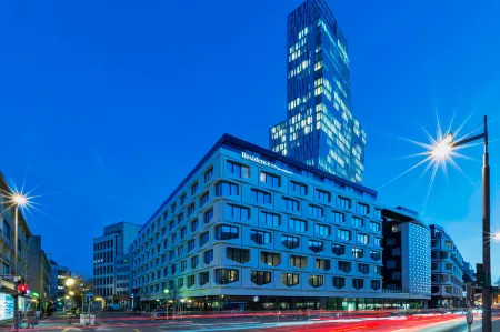 Residence Inn by Marriott Frankfurt City Center Отели рядом с достопримечательностью «Taunusturm»