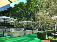 Hilton Barcelona Hotel dekat Palau Reial de Pedralbes