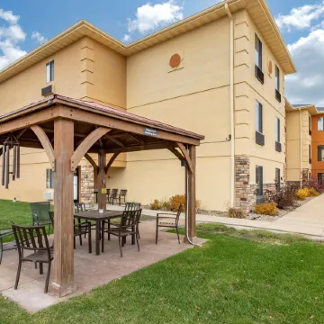 Comfort Inn & Suites Cedar Rapids North - Collins Road