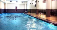 Ani Plaza Hotel - Pools