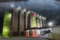 Red Roof Inn & Suites Macon Hotels in Macon