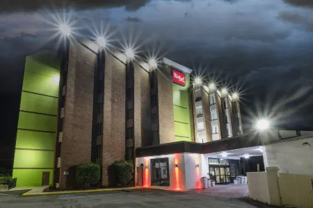 Red Roof Inn & Suites Macon