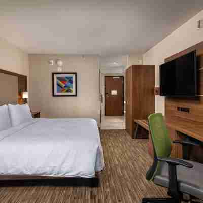 Holiday Inn Express & Suites Chatsworth, an IHG Hotel Rooms