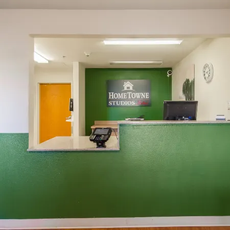 HomeTowne Studios Denver - Airport/ Aurora