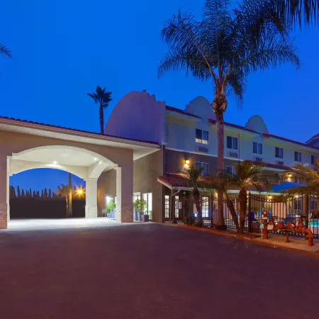 Holiday Inn Express & Suites SAN DIEGO-ESCONDIDO by IHG