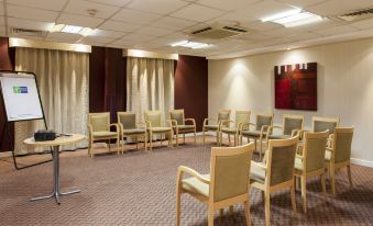 Holiday Inn Express London - Stansted Airport