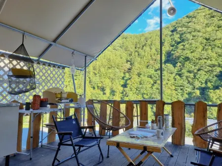 Pyeongchang Noeun Valley Glamping Отели рядом с достопримечательностью «Korea Botanic Garden»