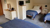 Moorside Rooms Hotels near St. Columba's Isle