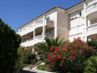 La Storia Hotels near Le Lezard