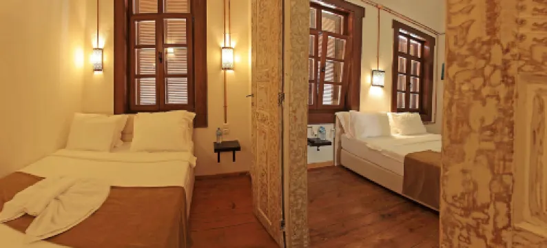 โอเลีย เลยา โฮเทล