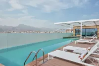 Hilton Garden Inn Muscat Al Khuwair - Pool