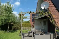 Holiday Home ‘De Druif’ (6p.) with a Nice Terrace Near Lake Lauwersmeer Hotels in der Nähe von De Eendragt