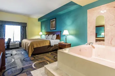 Quality Inn & Suites Memphis East Hotels in Memphis