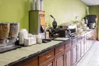 Quality Inn & Suites - Breakfast