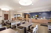 Microtel Inn & Suites by Wyndham Niagara Falls - breakfast