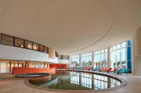Sheraton Okinawa Sunmarina Resort - Uima-altaat