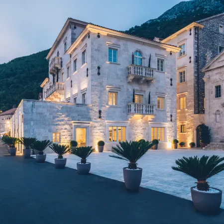 Heritage Grand Perast