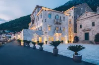 Heritage Grand Perast by Rixos Hotel dekat Perast, Montenegro