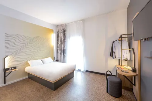 B&B Hotel Sainte-Maxime Golfe de Saint Tropez - parking
