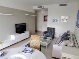 Luxueux Apt Avec Jardin et Garage Priv s Marsa