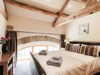 Stoneycroft Barn Hotels near Christ Church C of E Church, Pitsmoor