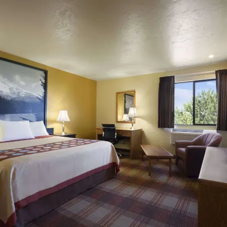 Super 8 by Wyndham Kennewick