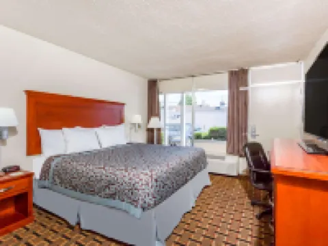 デイズ イン バイ ウィンダム シャーロッツビル / ユニバーシティ エリア シャーロッツヴィルのホテル