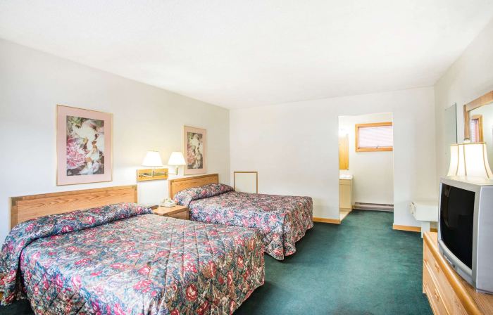 Travelodge by Wyndham Lake George NY