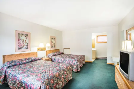Travelodge by Wyndham Lake George NY