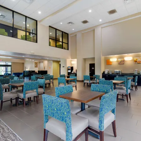 Comfort Suites