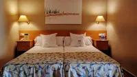 Montreal Hotels near Sequia Parra