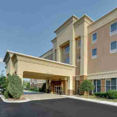 Hampton Inn & Suites Southern Pines-Pinehurst Hotel Exterior