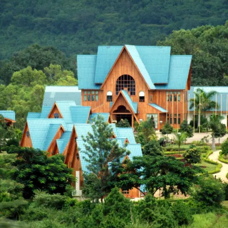 Aye Thar Yar Golf Resort Отели рядом с достопримечательностью «Монастырь Шве-Ян-Пяй»
