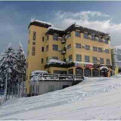 Ishiuchi Ski Center Hotel Exterior