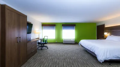 Holiday Inn Express Osage Bch - Lake of the Ozarks Hotel di Glaze Township