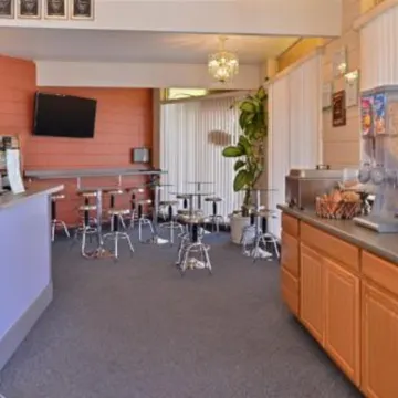 Maverick Motel - Modern Renovated Motel