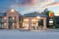 Super 8 by Wyndham Marion NC Hotels in Crooked Creek