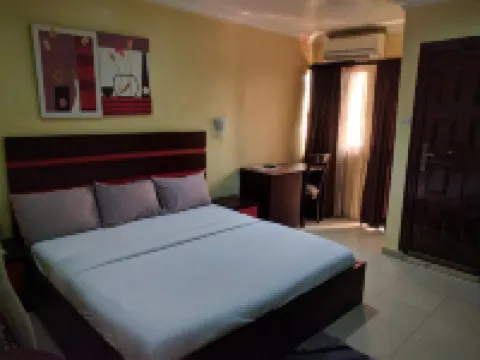 Whitehouse Hotel and Conference Centre