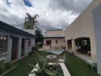 Rene's Guesthouse - Kolam Renang