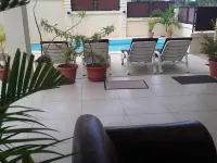 Monalysa St Honore Apartment & Studios Grand Bay - Kolam Renang