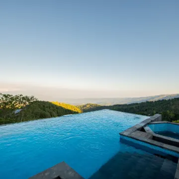 Munduk Heaven Luxury Villas Munduk Waterfall周辺のホテル