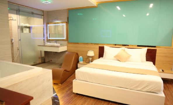 Hong Bao Thach Hotel - Housity