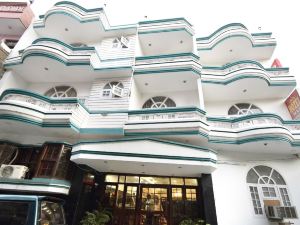 Super OYO Hotel MAA Residency