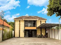 Penginapan Asiera - parcheggio