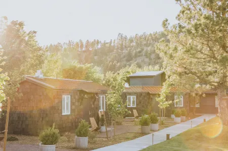 High Country Motor Lodge - Near Nau and Downtown