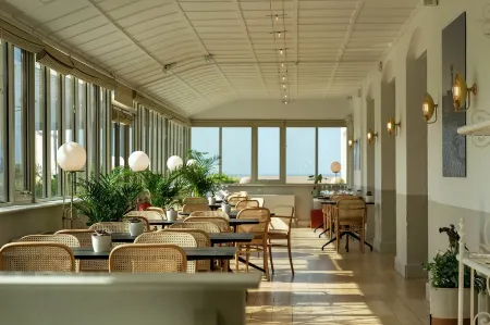 Moonfleet Manor - A Luxury Family Hotel