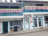The Orchard (Hostel with Private Bunks) Hotels in 