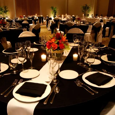 DoubleTree by Hilton Hotel Milwaukee - Brookfield