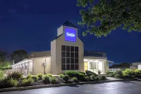 Travelodge by Wyndham Essington / Philadelphia Airport