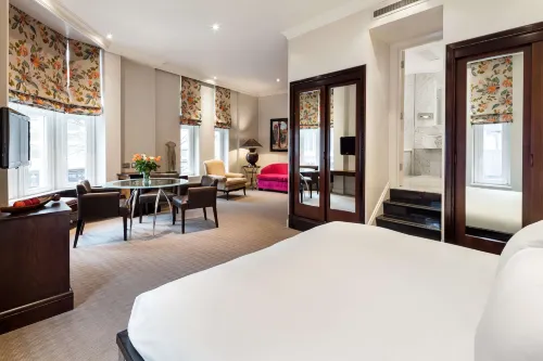 Radisson Blu Hotel, London Euston Square - parking